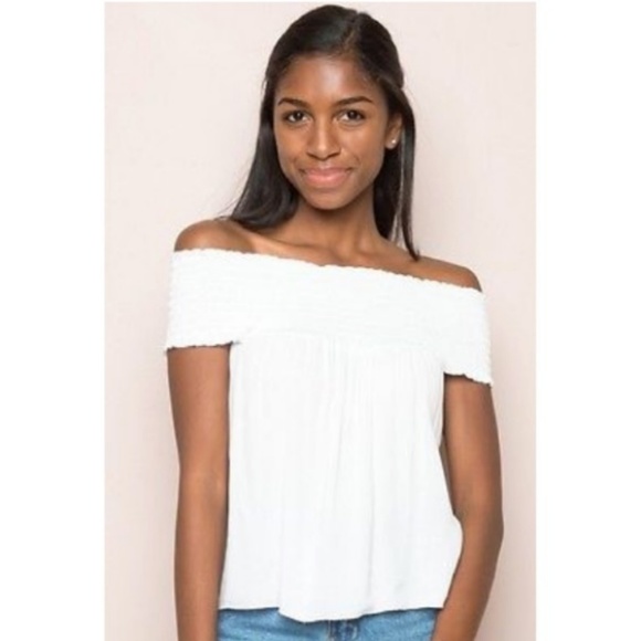 Brandy Melville Off the shoulder top - Picture 2 of 5